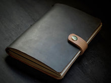 Load image into Gallery viewer, The Traveler - Black with Snap